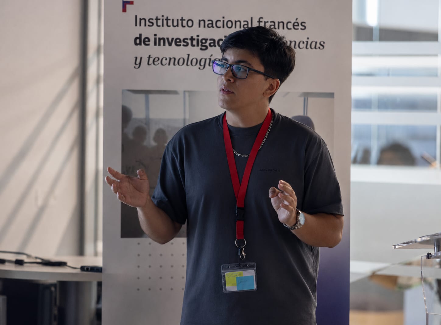 Presentación de investigación que forma parte de la experiencia de Branflow en Inria Chile